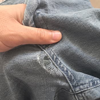 LCW'den Aldığım Kot Pantolon Kısa Sürede Yırtıldı, Mağdur Oldum