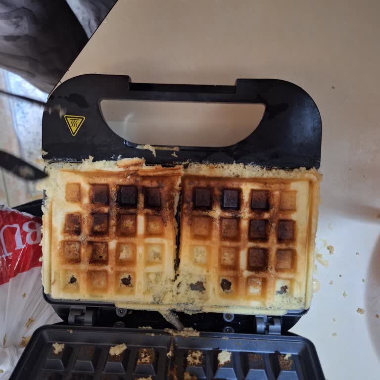 Waffle Makinesi Eşit Pişirmiyor Ve Yapışma Sorunu Yaşatıyor