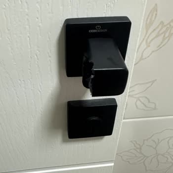 Çebi Kapı Kolları Kısa Sürede Kırıldı, Mağduriyetim Giderilsin