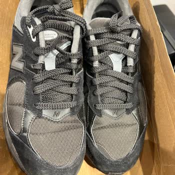 My New Balance 2002R Shoes Wrinkled After 2 Wears