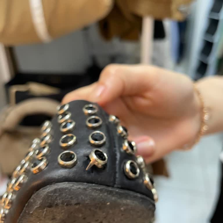 Mocassini Taşlı Babette Taş Düşmesi Ve Yetersiz Tamir Süreci