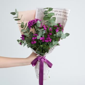 Çiçek Sepeti Çiçek Sepeti Görselden Farklı Ve Eksik Çiçek, Sorumsuz Hizmet!