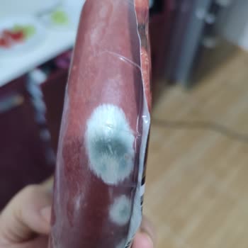 Son Kullanma Tarihi Geçmemiş Namet Sucukta Küf Ve İletişimsizlik Sorunu