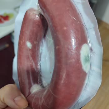 Son Kullanma Tarihi Geçmemiş Namet Sucukta Küf Ve İletişimsizlik Sorunu