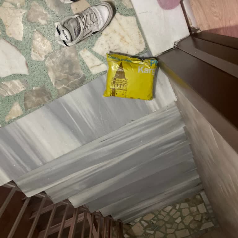 Kargo Teslimatında Duyarsız Ve Saygısız Davranışlar