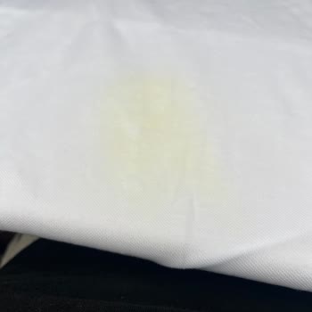 Leke Çıkarıcı Ürün Beyaz Tişörtümde Sarı Leke Ve Ağarmaya Sebep Oldu