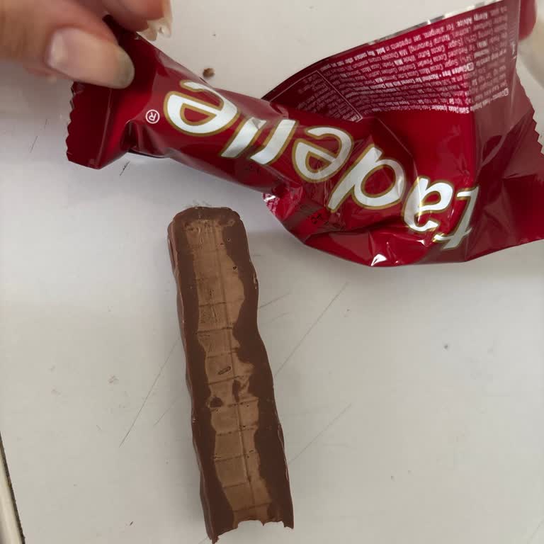 BİM'den Alınan Tadelle Çikolatanın Bozuk Çıkması Ve İade Belirsizliği