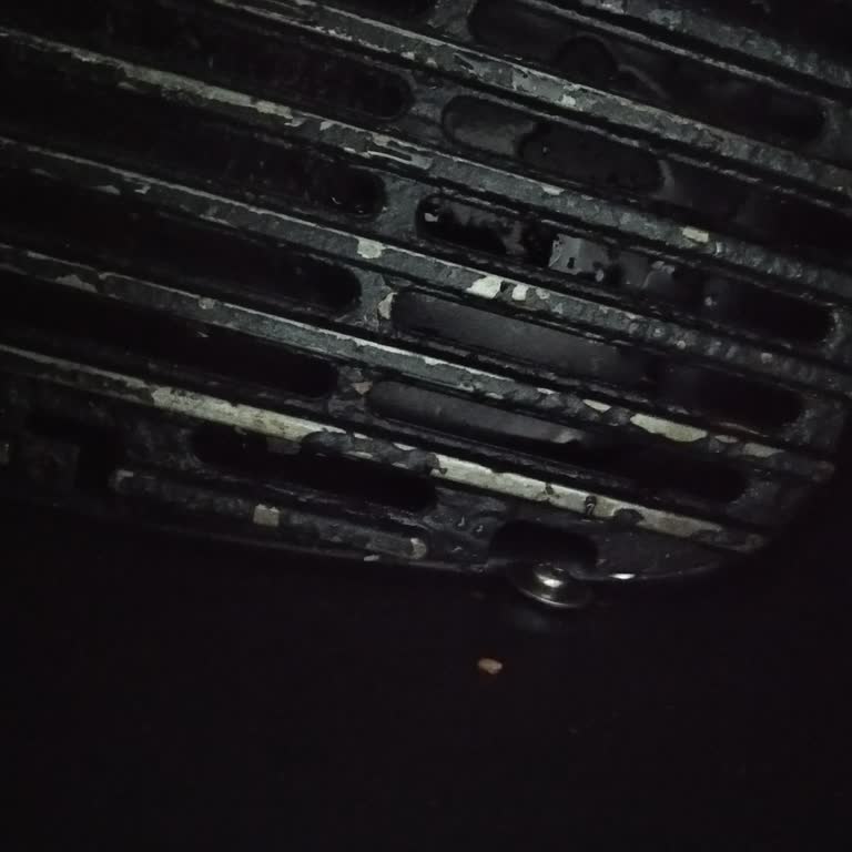 Tefal Airfray XXL Izgara Metali Dökülüyor, Pişirme Sırasında Kötü Koku Var