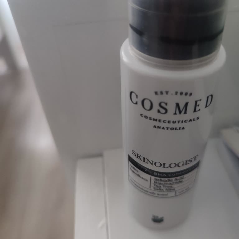 Cosmed Ürünleri Siyah Nokta Ve Gözeneklerime Hiçbir Fayda Sağlamadı, Müşteri Hizmeti De Çözüm Sunmadı