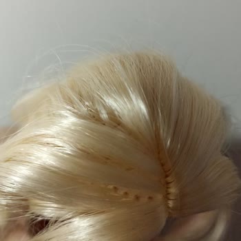 Aldığım Barbie Bebeğin Saçları Seyrek Ve Sert Çıktı