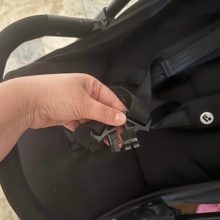 Ich kämpfe mit Ajet wegen zerstörtem Kinderwagen nach Flug Deutschland-Istanbul