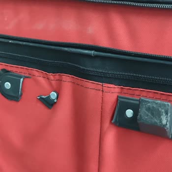 Ich kämpfe mit Qatar Airways wegen kaputtem Gepäck, keine Hilfe am Istanbul Flughafen