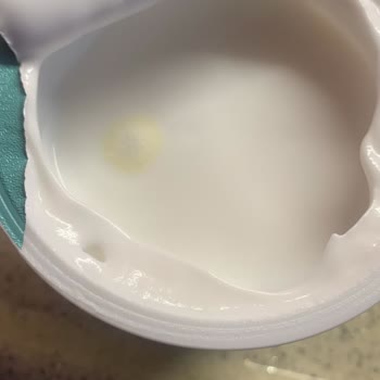 Son Kullanma Tarihi Geçmemiş Nilky Yoğurdu Küflü Çıktı, Hayal Kırıklığı Yaşadım