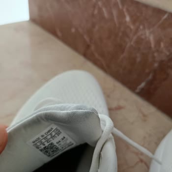 Mavi Jeans Pantolonun Rengi Aktı, Müşteri Hatası Denildi Şaşkınım