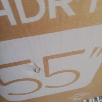 Ezilmiş Ve Delikli TV Kutusu, İade Reddedildi!