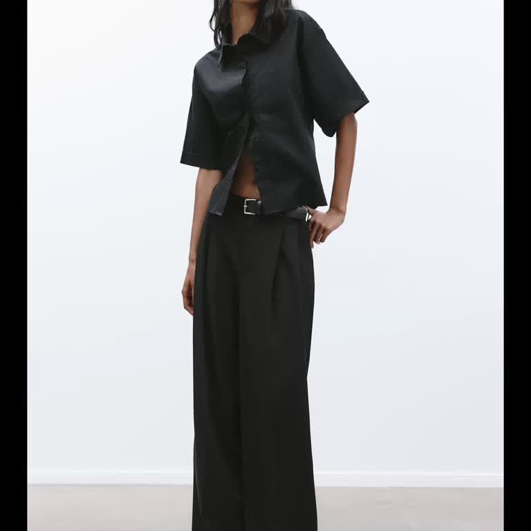 Zara Pantolonların Paçaları İlk Giyimde Sökülüyor