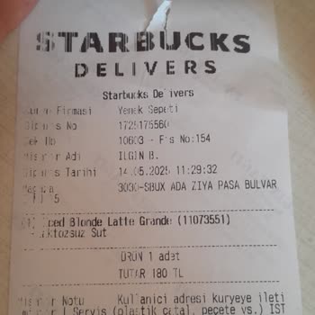 Starbucks Sent Me a Hot Latte Instead of Iced Blonde Latte