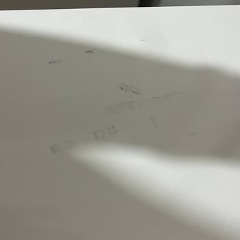 Sevdiz Mobilyadan Aldığım Şifonyer Ve Makyaj Masası Hızla Deforme Oluyor