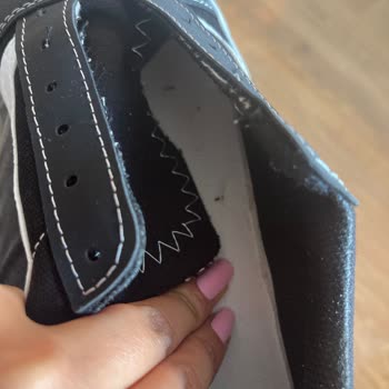 Ayakkabıda Yırtık, Yanlış Numara Ve Soluk Renk Sorunları Yaşadım