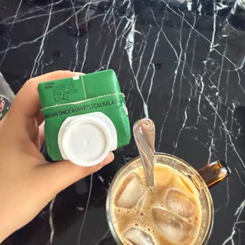 Sek Laktozsuz Latte'de Bozuk Ürünle Karşılaştım
