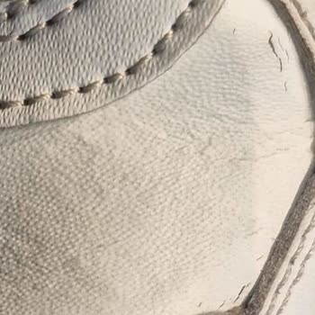 Skechers Ayakkabıda Kısa Sürede Çatlama Ve Mağaza İlgisizliği