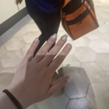 Yüksek Ücretli Tırnak Hizmeti Kısa Sürede Bozuldu Ve Düzeltme Talebim Reddedildi