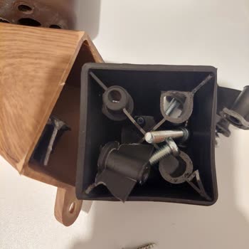 Koltuk Takımımızın Ayağı Kırıldı Servis Ücreti İçin Çözüm Sunulmuyor