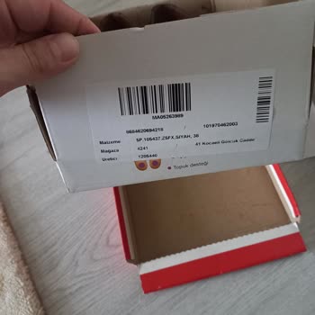 FLO'dan Alınan Ayakkabı Ayağımı Yaraladı, Değişim Ve İade Sürecinde Mağdur Edildim