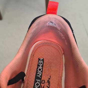 Skechers Ayakkabıda 2 Ayda Yırtılma Ve Garanti Reddi