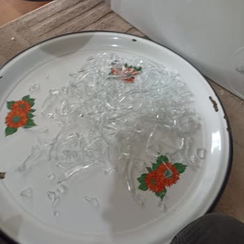 Bosch Çamaşır Makinesi Kapak Camı Patladı, Güvenlik Endişesi Yaşadım