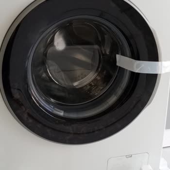 Media Markt'tan Aldığım Samsung Çamaşır Makinesi Lekeli Geldi, Muhatap Bulamıyorum