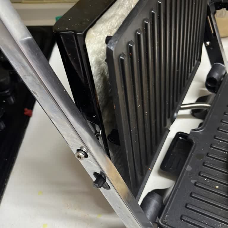 Homend Servisten Gelen Ürün Hasarlı Ve Kontrol Edilmeden Teslim Edildi