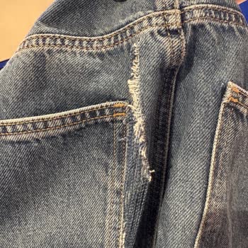 Mavi Jeans Pantolonunda 6 Ayda Şok Edici Sökük Ve Mağaza İlgisizliği