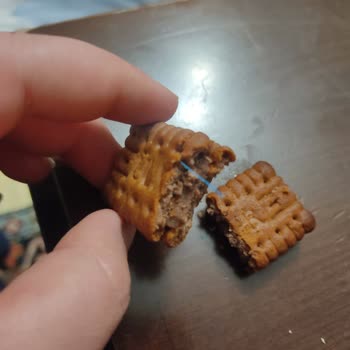 Ülker İkram Bisküviden Mavi Cisim Çıkması Ve Boğulma Tehlikesi