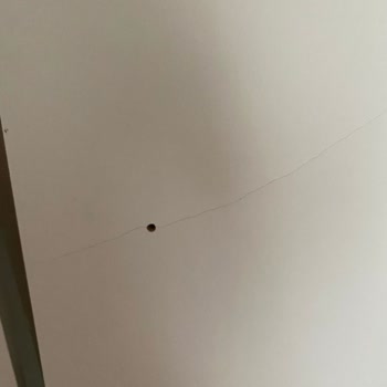 Koçtaş'tan Eksik Ve Çatlak Dolap, Haftalardır Çözüm Yok