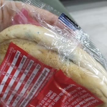 Küflü Sandviç Ekmeği Satışıyla Sağlığımız Tehlikeye Girdi