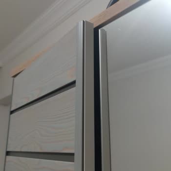 Dolap Kapaklarında Sürekli Kapanmama Sorunu Ve Yetersiz Servis