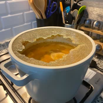 Neoflam Tencere Kapağı Yemek Yaparken Patladı, Mağduriyetimin Giderilmesini İstiyorum