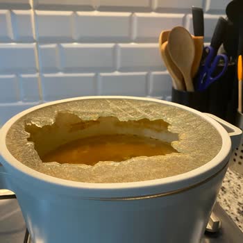 Neoflam Tencere Kapağı Yemek Yaparken Patladı, Mağduriyetimin Giderilmesini İstiyorum