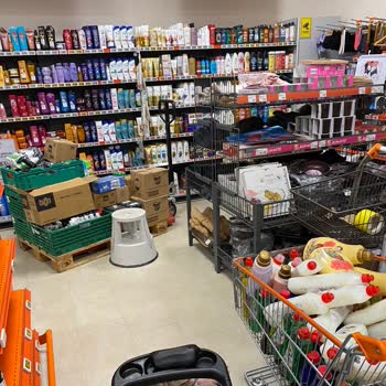 Kuşadası Migros'ta Alışveriş Çilesi: Yoğunluk, İlgisizlik Ve Güvenlik Sorunları