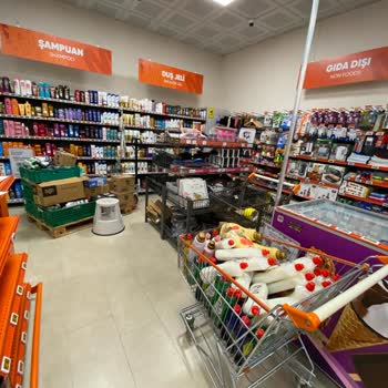 Kuşadası Migros'ta Alışveriş Çilesi: Yoğunluk, İlgisizlik Ve Güvenlik Sorunları