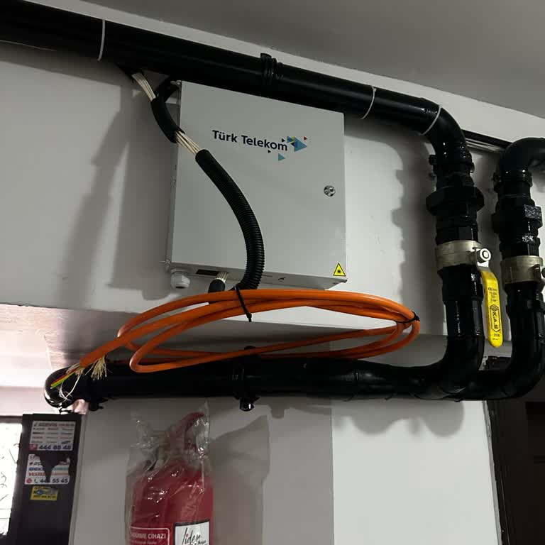 Üç Ayda Bağlanmayan Fiber İnternet Ve İlgisiz Hizmet