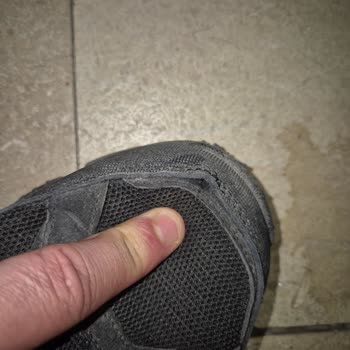 Kısa Sürede Deforme Olan Ayakkabı Ve Yetersiz Müşteri Hizmetleri Nedeniyle Mağduriyet