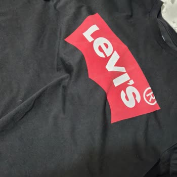 Levis Tişört İlk Yıkamada Kırmızı Renginde Solma Yaşadım