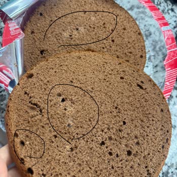 Küflü UNO Pasta Kekleri Ve Yetersiz Müşteri Hizmetleri Deneyimi