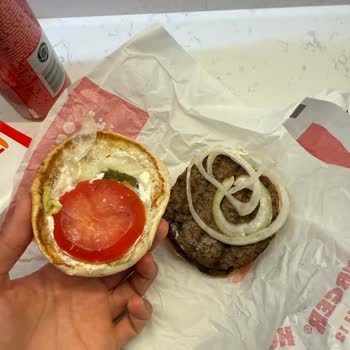 Double Whopper Siparişim Çocuk Menüsü Gibi Geldi