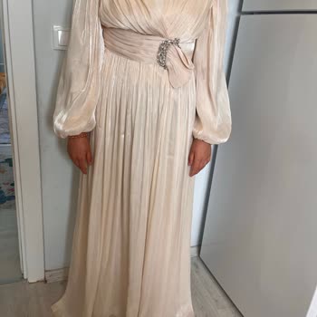 Siparişim Yanlış Ve Kirli Elbise Gönderildi, İletişim Kurulamıyor