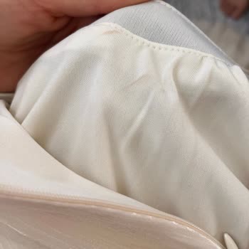 Siparişim Yanlış Ve Kirli Elbise Gönderildi, İletişim Kurulamıyor