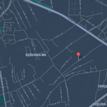 Yoldaki Derin Çukur Nedeniyle Araç Lastiğinde Maddi Hasar Oluştu