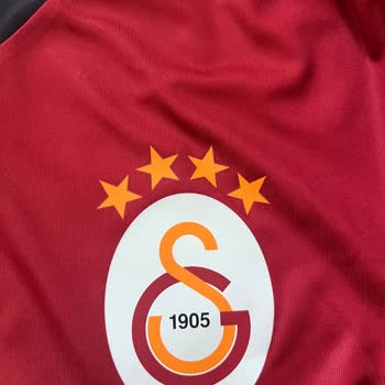 Görseldeki Ürünle Alakasız Kumaş Ve Eksik Logo Sorunu